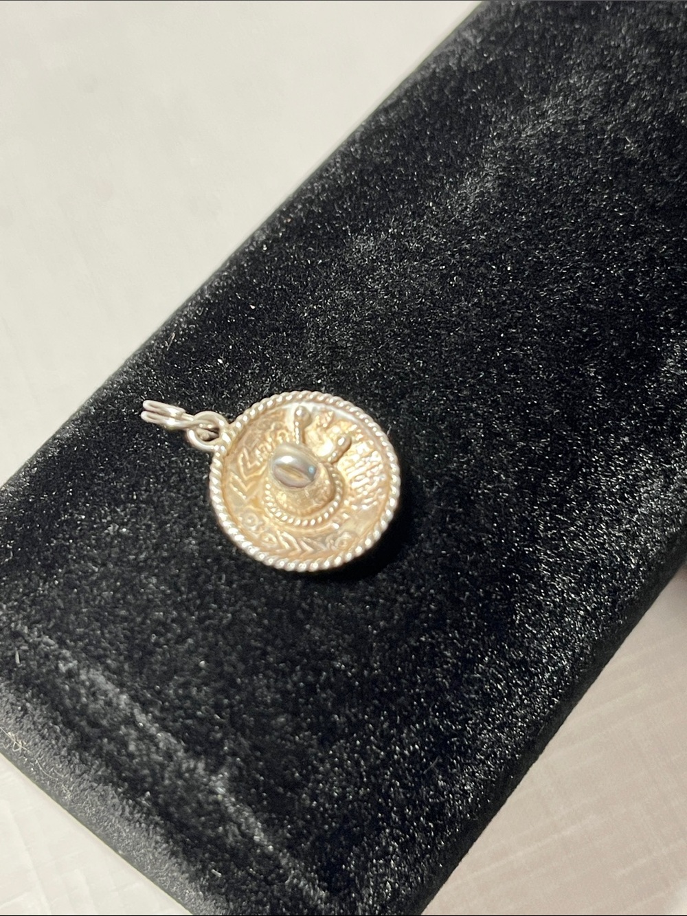 Sterling silver Mexican sombrero charm pendant. 
Vintage charm 925.
